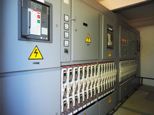 В бетонном корпусе (БКТП)